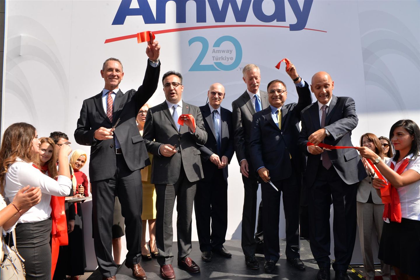 Amway Chairman Steve Van Andel attended the ribbon cutting ceremony for the opening of Turkey's second plaza in Ankara.