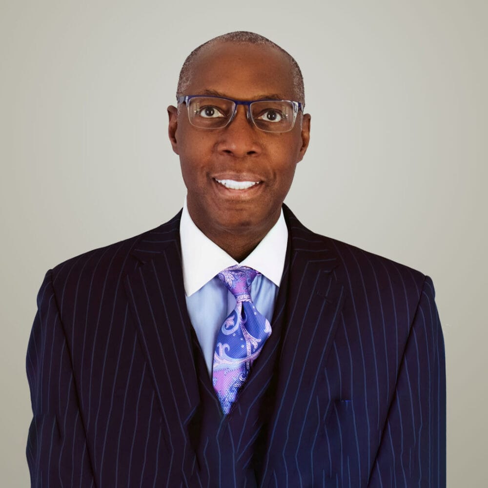 Headshot of Victor Crawford