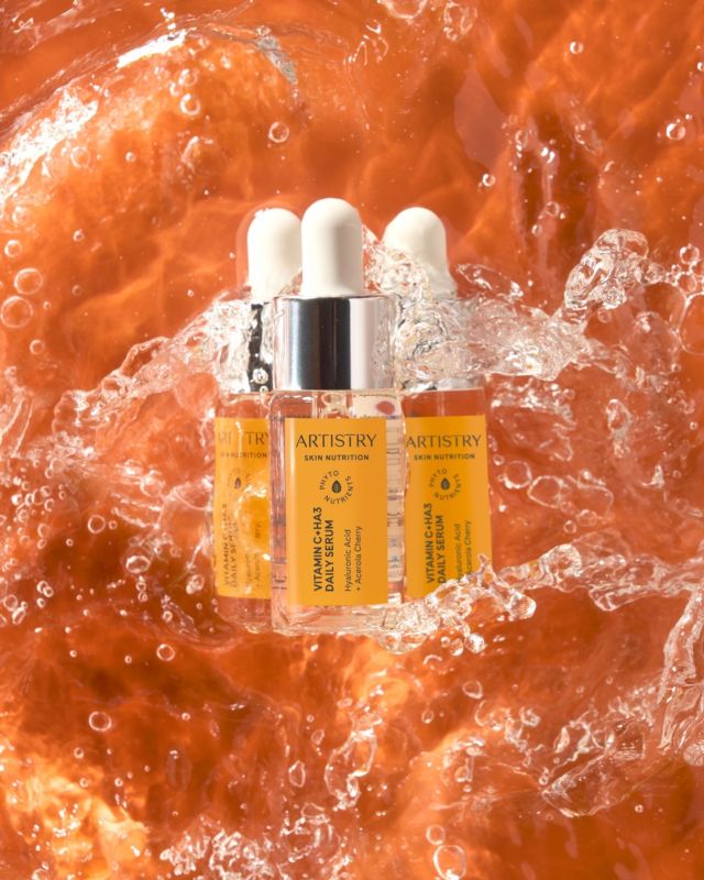 Did you know that Hyaluronic Acid can hold more than 1,000 times its weight in water? 🤯 

Artistry's new #ArtistrySkinNutrition VItamin C+HA3 Daily Serum dramatically increases skin's inner hydration at every level! This helps skin regain plumpness and fill in with a smooth, healthy look ✨ 

Comment with a 💧 if you'd like a dose of hydration for your skin 👇
#Artistry