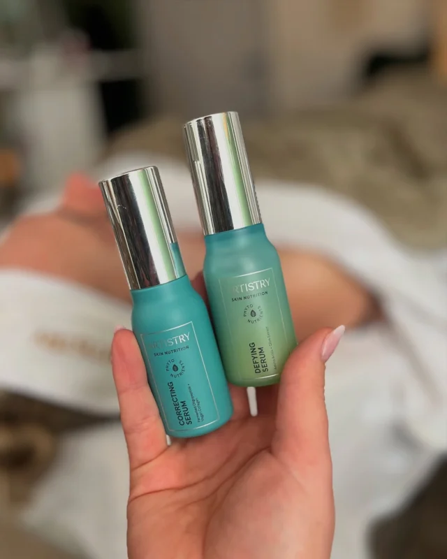 Two age fighting serums are better than one! 🤝

The Artistry Skin Nutrition #SuperSerums harness the power of nature in two extraordinary complexes that target signs of aging - no matter what stage your skin is in 🙌

✨ #DefyingSerum to diminish the look of fine lines, large pores, and other early signs of aging
✨ #CorrectingSerum to minimize wrinkles, lift and firm skin and improve advanced signs of aging

📸 Amway Business Owner @kristina.beauty.business
#Artistry #ArtistrySkinNutrition