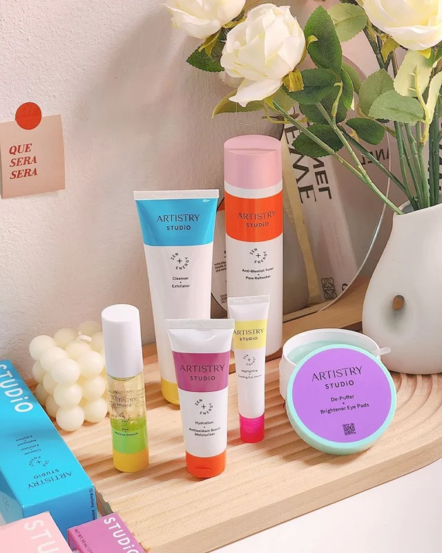 Zen ☮️ + Energy ⚡

#ArtistryStudioSkin blends soothing (Zen) and vibrant (Energy) ingredients to bring your skin into harmony. Instantly amp up hydration, clear up complexion, and power up skin’s healthy, glowing look.

📸 Amway Business Owner @katie_yun
#Amway #AmwayLife #ArtistryStudio
