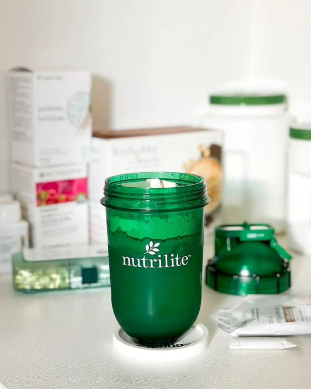 Fuel your day with a complete, balanced meal in every shake! 🌿

Simply rip, pour, and shake for a nutrient-rich #BodyKeyByNutrilite meal replacement that satisfies both your cravings and your body 💪

Let us know if you're all about that #Nutrilite goodness 👇
📸 Amway Business Owner @theyui_xspace
#Amway #AmwayLife