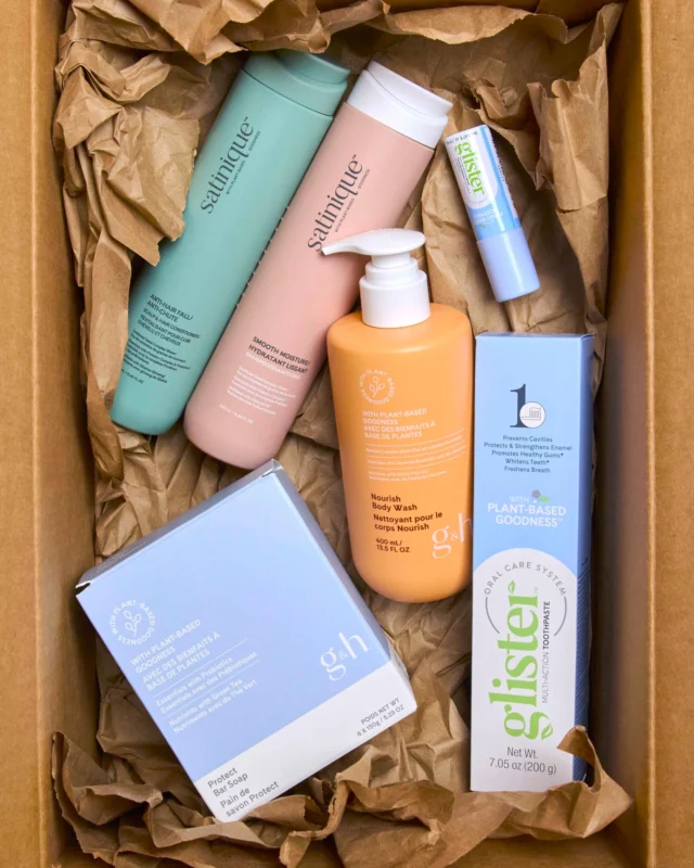 POV: Your Amway self-care restock just arrived 😍

A fresh supply of feel-good favorites, delivered right to your door. From strengthening strands to uplifting your everyday routine, these essentials are formulated with plant-based goodness and purpose-driven care. 

Tell us your go-to self-care essential in the comments 💚
#Amway #WellnessDelivered