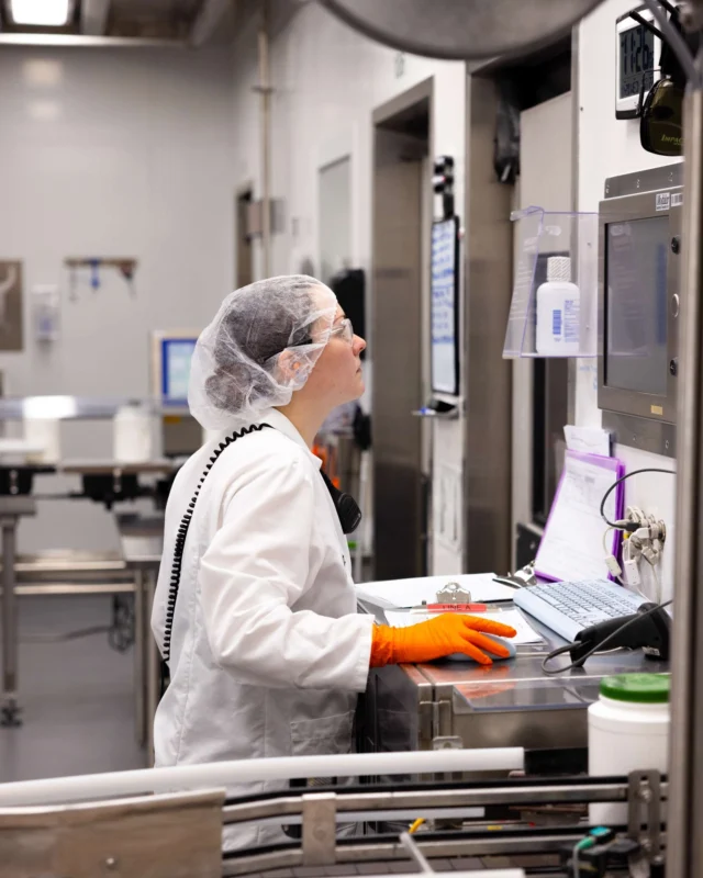 This Manufacturing Day, we are proud to celebrate the incredible people and innovation behind every product we make 🥳

At our five manufacturing facilities around the 🌎, Amway teams are constantly driving groundbreaking sustainable and traceable practices with cutting-edge technology. With over 500 safety and quality tests built into our manufacturing process, quality is always at the center—delivering high-quality products you and your family can enjoy every day 🤩

Here’s to the makers, the doers, and the problem-solvers who bring our mission to life, thank you for all that you do! 👏
#Amway #AmwayLife