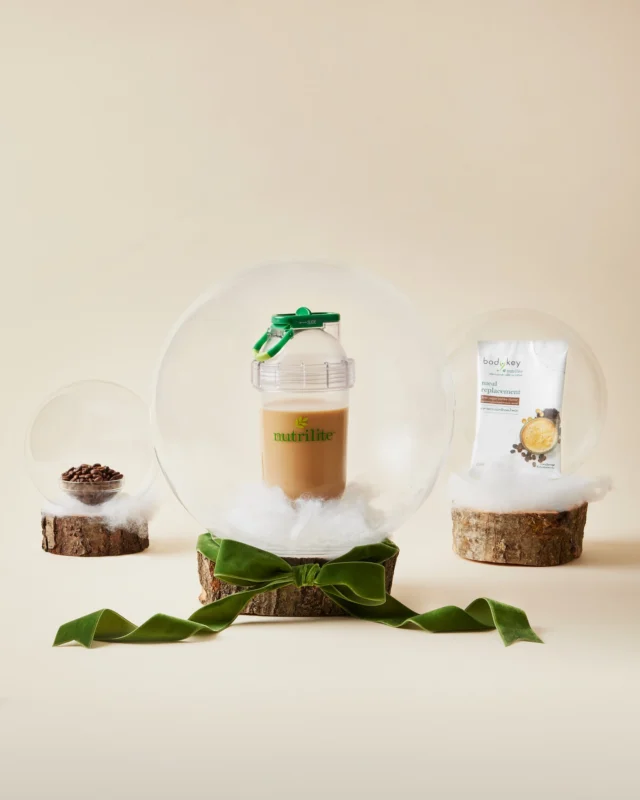 This holiday season, give the gift of well-balanced nutrition 💚

Available in delicious flavors like Café Latte, Berry, and more, it's your on-the-go solution to stay on track through the holidays 🎄🥤

#HappyHolidays #Nutrilite #AmwayLife
