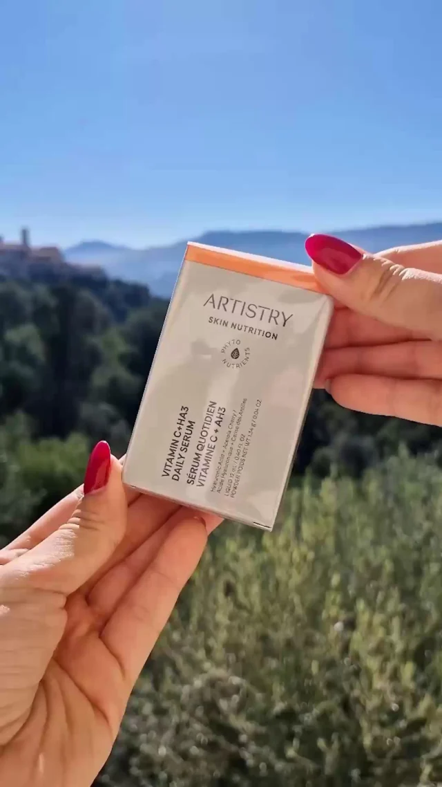 The brightening boost your skin deserves 🧡

#ArtistrySkinNutrition Vitamin C+HA3 Daily Serum takes anti-aging benefits to the next level ⬆️ Get unprecedented levels of Vitamin C plus triple Hyaluronic Acid and a peptide blend for smoother, more plumped skin 😌

What’s your go-to Skin Nutrition serum? 👇
📸 Credit @_alessiacosenza_
#Artistry