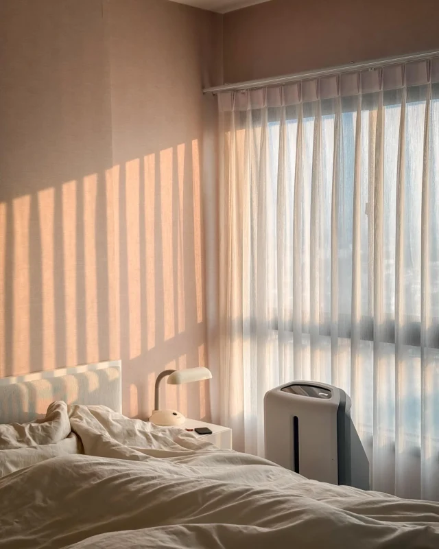 Enjoy your morning routine with clean air 😌✨

The Atmosphere Sky captures 99.99% of airborne contaminants AND household odors from the air passing through, making it perfect to keep your bedroom's air clean 🙌

📸 Photo Credit: @ja_eurangkoon
#Amway #AmwayLife #AtmosphereSky