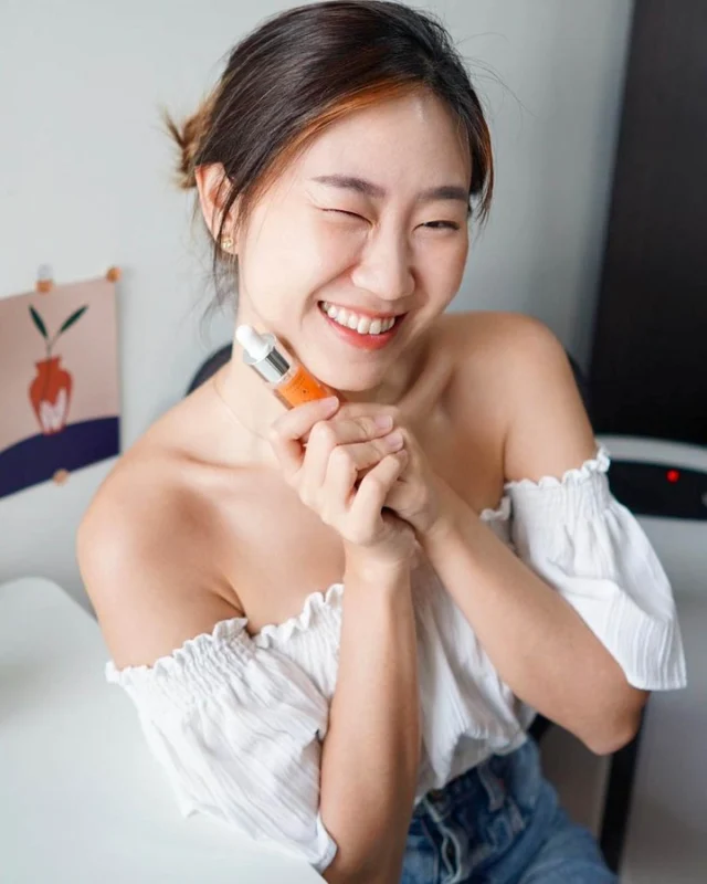 Artistry Skin Nutrition Vitamin C+HA3 Daily Serum helps skin look hydrated, bright and healthy with every 💧

What other Amway products bring a smile to your face? 👇
📸 Photo Credit: @inkainq
#Artistry #Amway #AmwayLife