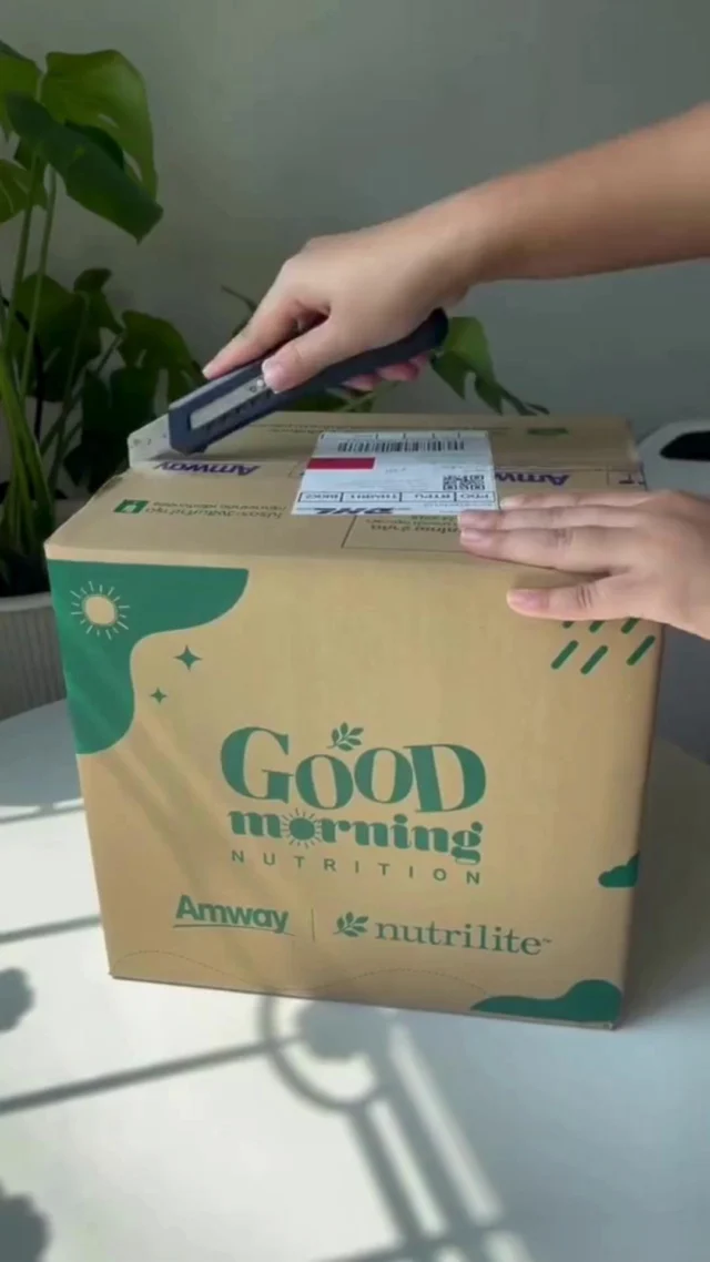 Unboxing the Nutrilite essentials 🌿📦
 
💪 All Plant Protein
🙌 Probiotics
🌱 Double X Multivitamin
 
Tag us in your own unboxing video for a chance to be featured! 🤩
📸 Video Credit @skinny.pear
#Amway #AmwayLife #Nutrilite
