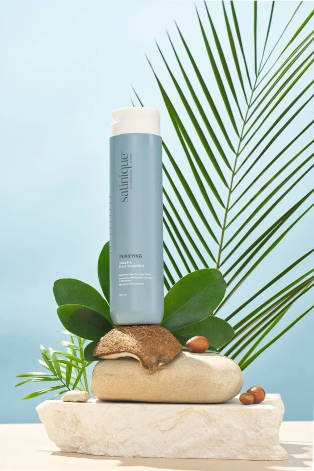 Refresh your mind, body… and hair! 💙 Satinique Purifying gets rid of extra oil, residue, and buildup on the scalp and hair (including micro-pollution!) for a clean, fresh reset. Deep clean on alternate wash days for heathier hair ahead 😌 

Does your hair need a refresh?
#Satinique #Amway #AmwayLife