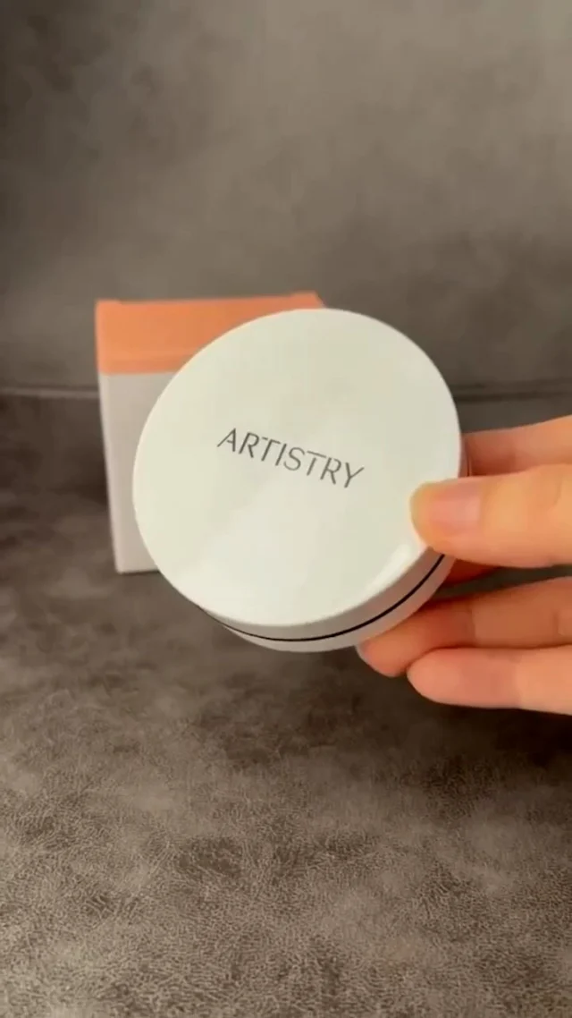 ASMR meets the #ArtistryFutureGlow Cushion Foundation 👂😍

The lightweight texture of this foundation makes achieving radiant, medium-to-full coverage simpler than ever. Just pat and apply to stay flawless anywhere, anytime! 😮

📸 Video Credit: @donica_dbz
#Amway #AmwayLife #Artistry