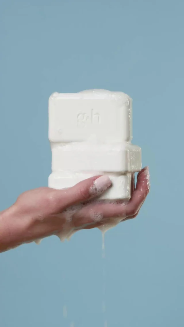 Love to lather? 🧼 Not only are soapy bubbles fun, but they help lift dirt and impurities off skin to rinse away the day

Try the g&h Protect Bar Soap for a gentle clean and soft, moisturized skin. Wet the bar, massage in hands to create lather and smooth over skin for 20-30 seconds for the best results!
#Amway #AmwayLife #GandH